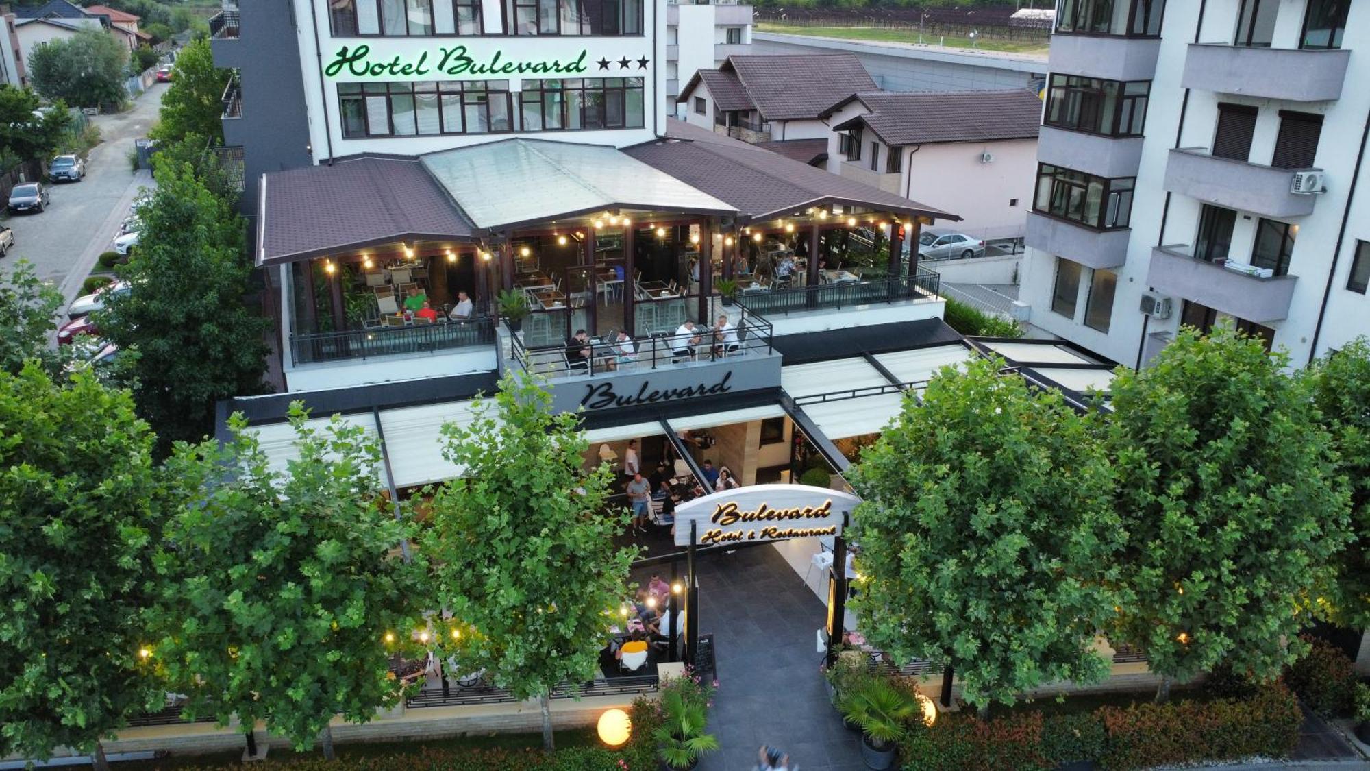 Hotel Bulevard Râmnicu Vâlcea 外观 照片